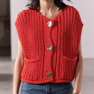 Zara Chunky Knit Vest size medium NWT
